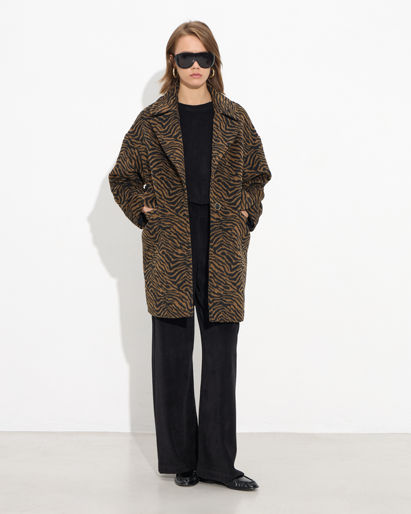 Παλτό animal print με πέτο γιακά
